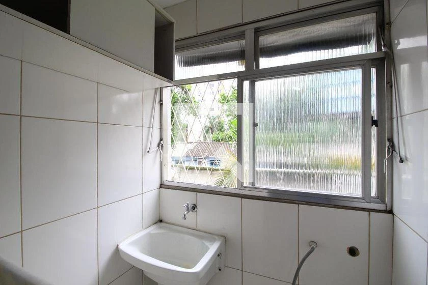 3-bedroom apartment in a building with a pool — photo 25