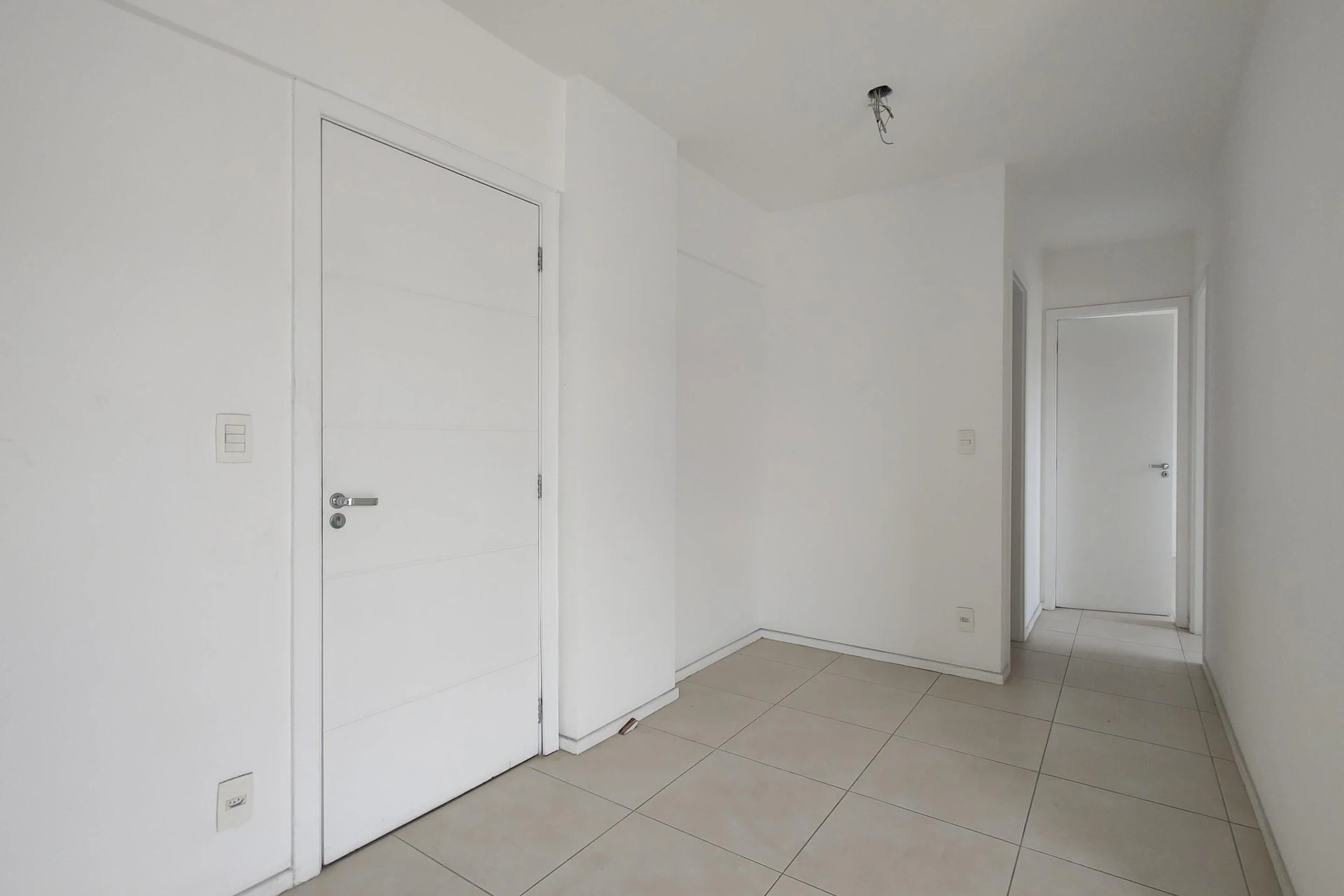 Apartamento sem mobília com 2 quartos e varanda — photo 41