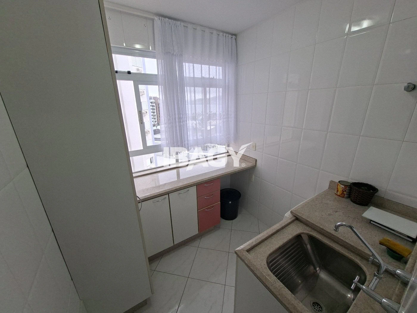 3-bedroom apartment with a bathtub in Florianópolis — photo 3