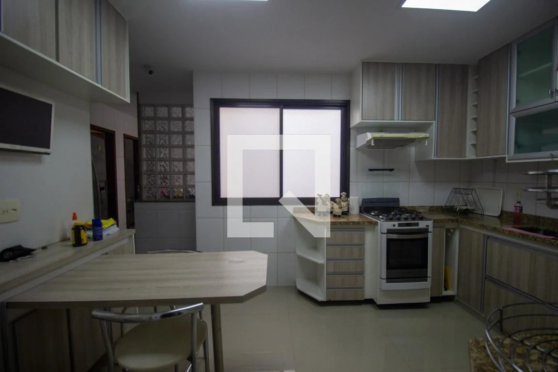 Apartamento mobiliado com 4 quartos e jacuzzi no prédio — photo 68