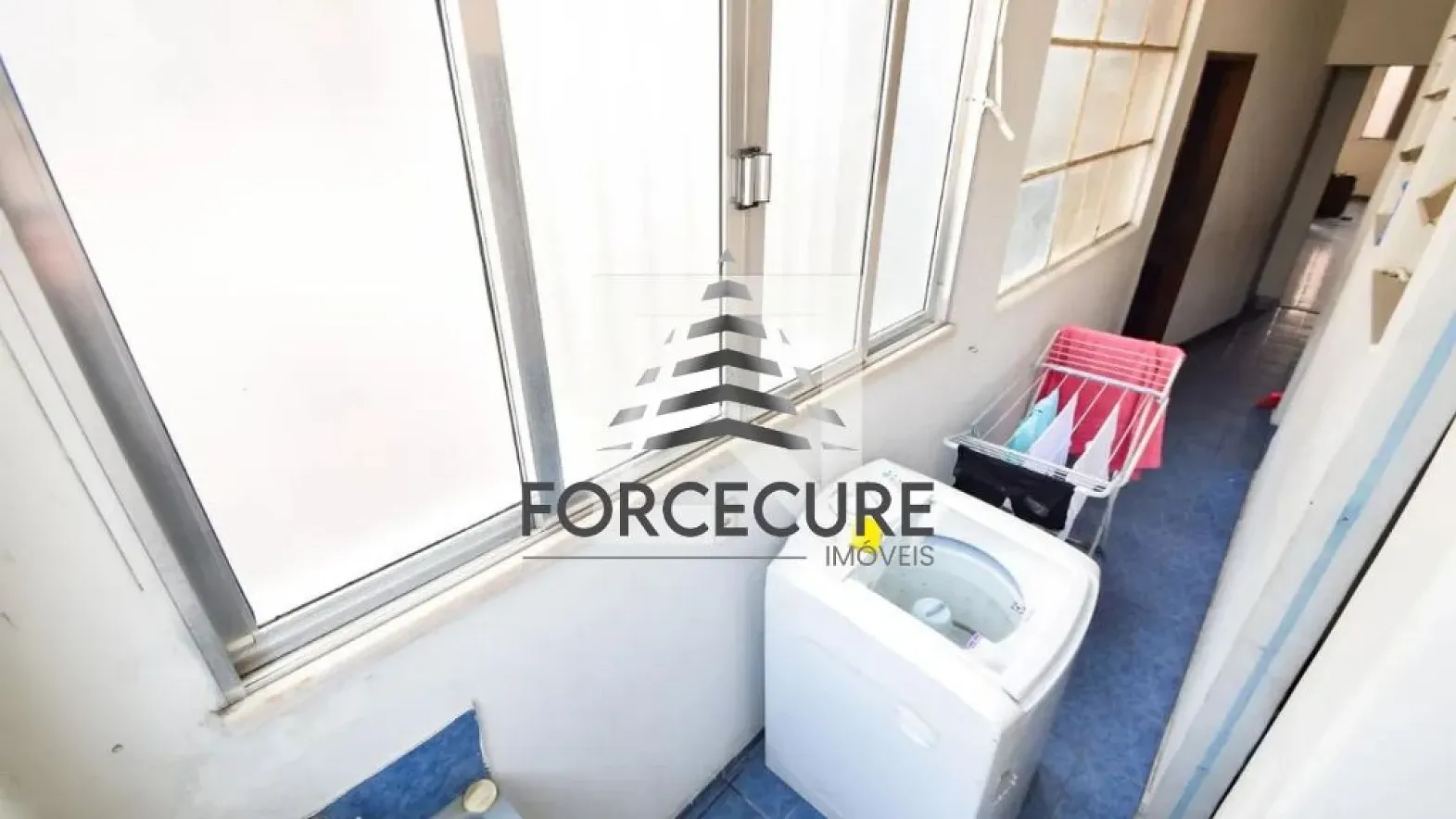 Apartamento mobiliado com 4 quartos e 2 banheiros — photo 28