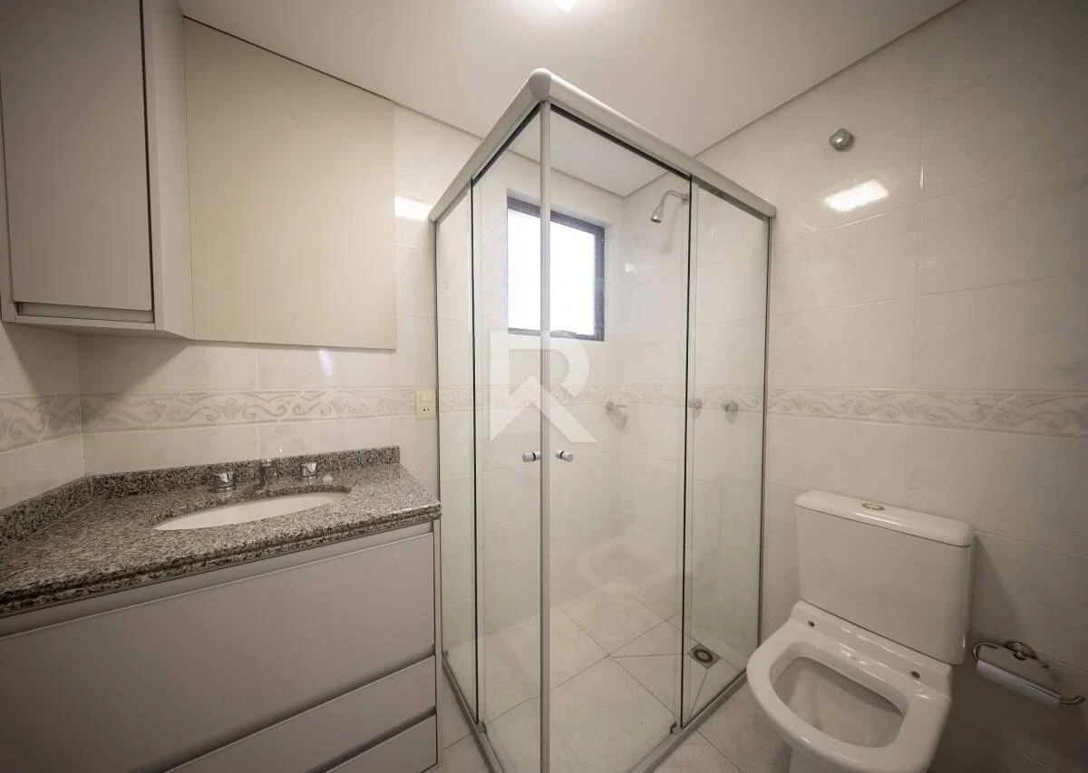 119 m² apartment with a grill on the balcony and a bathtub — photo 29