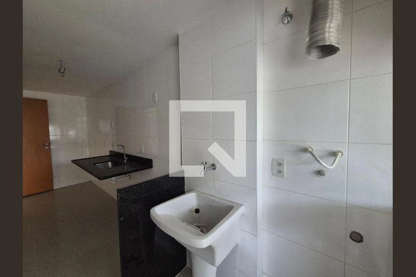 3-bedroom apartment in a building with a gym