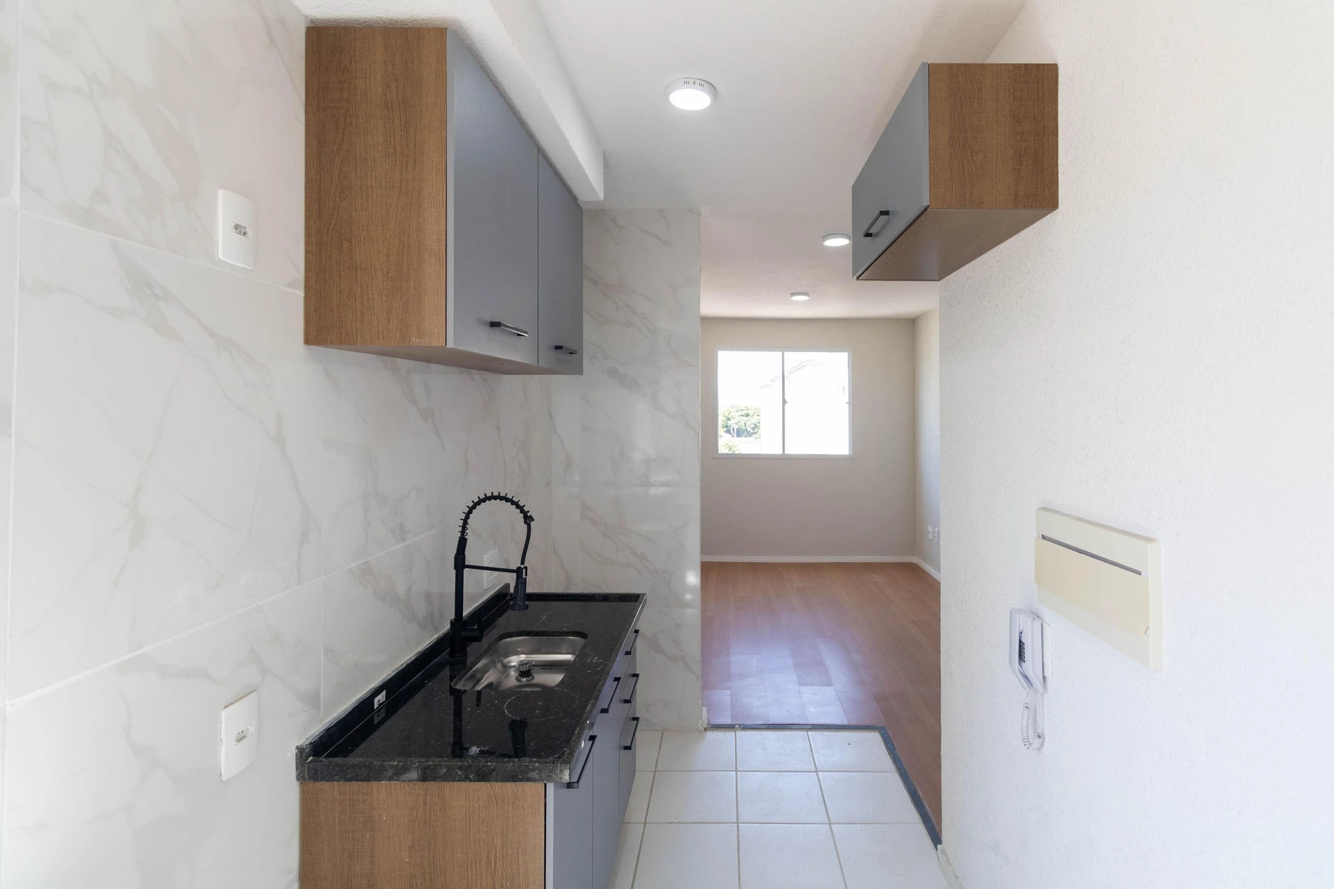 Glass-enclosed balcony in a 2-bedroom apartment, 44 m² — photo 5