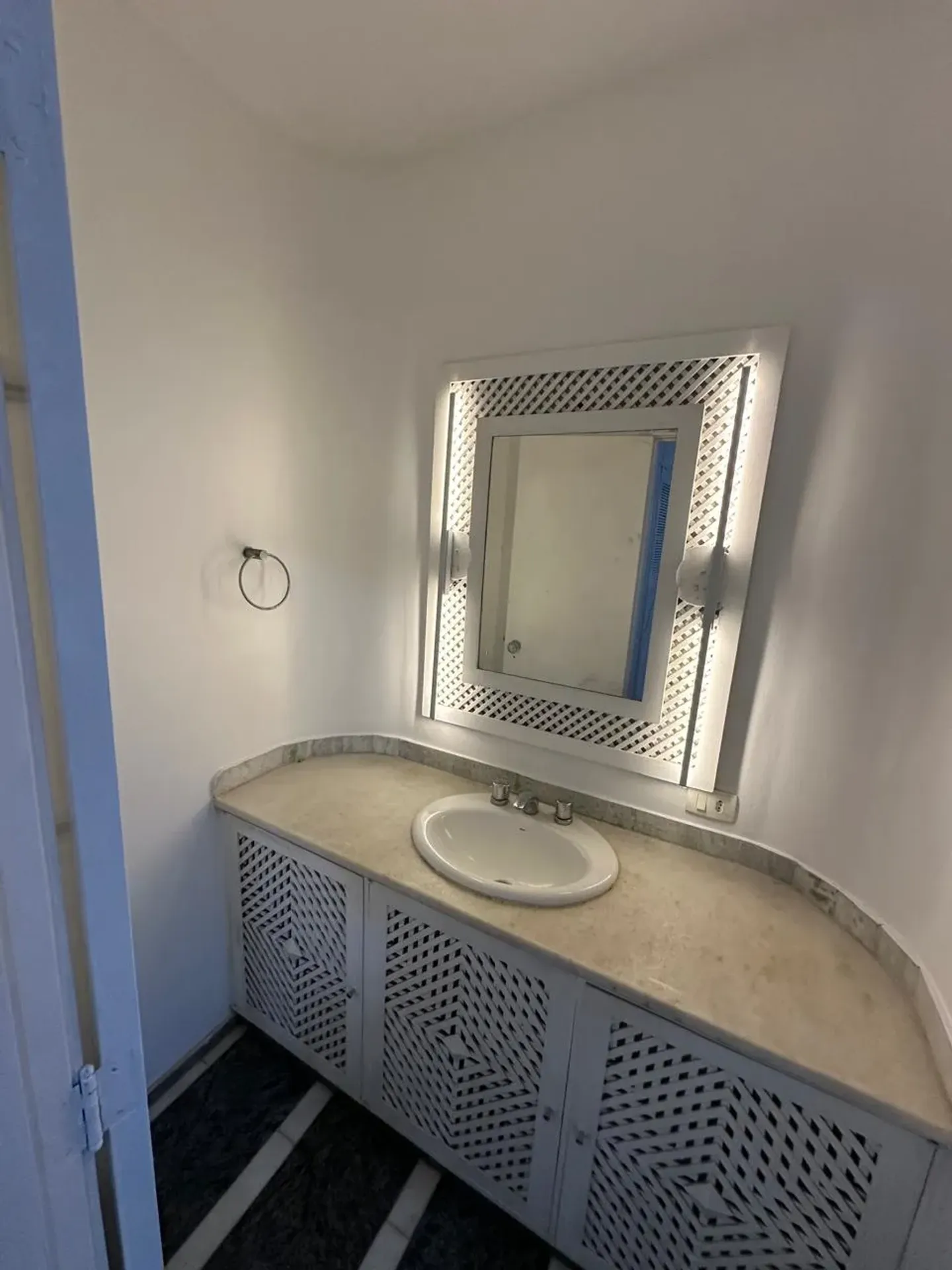 3-bedroom apartment with 4 bathrooms and 1 parking space — photo 34