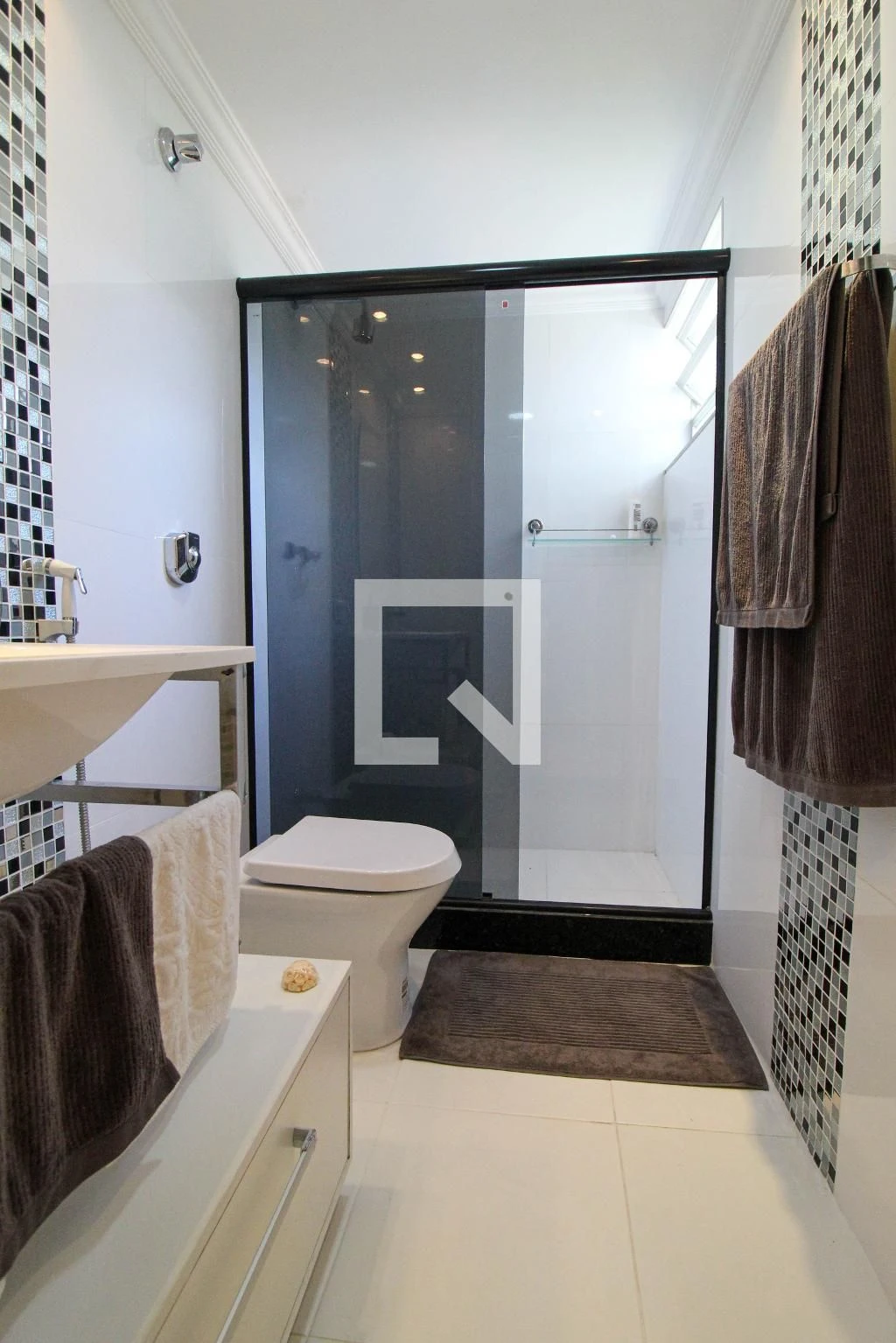 Furnished 2-bedroom apartment with 2 bathrooms — photo 4