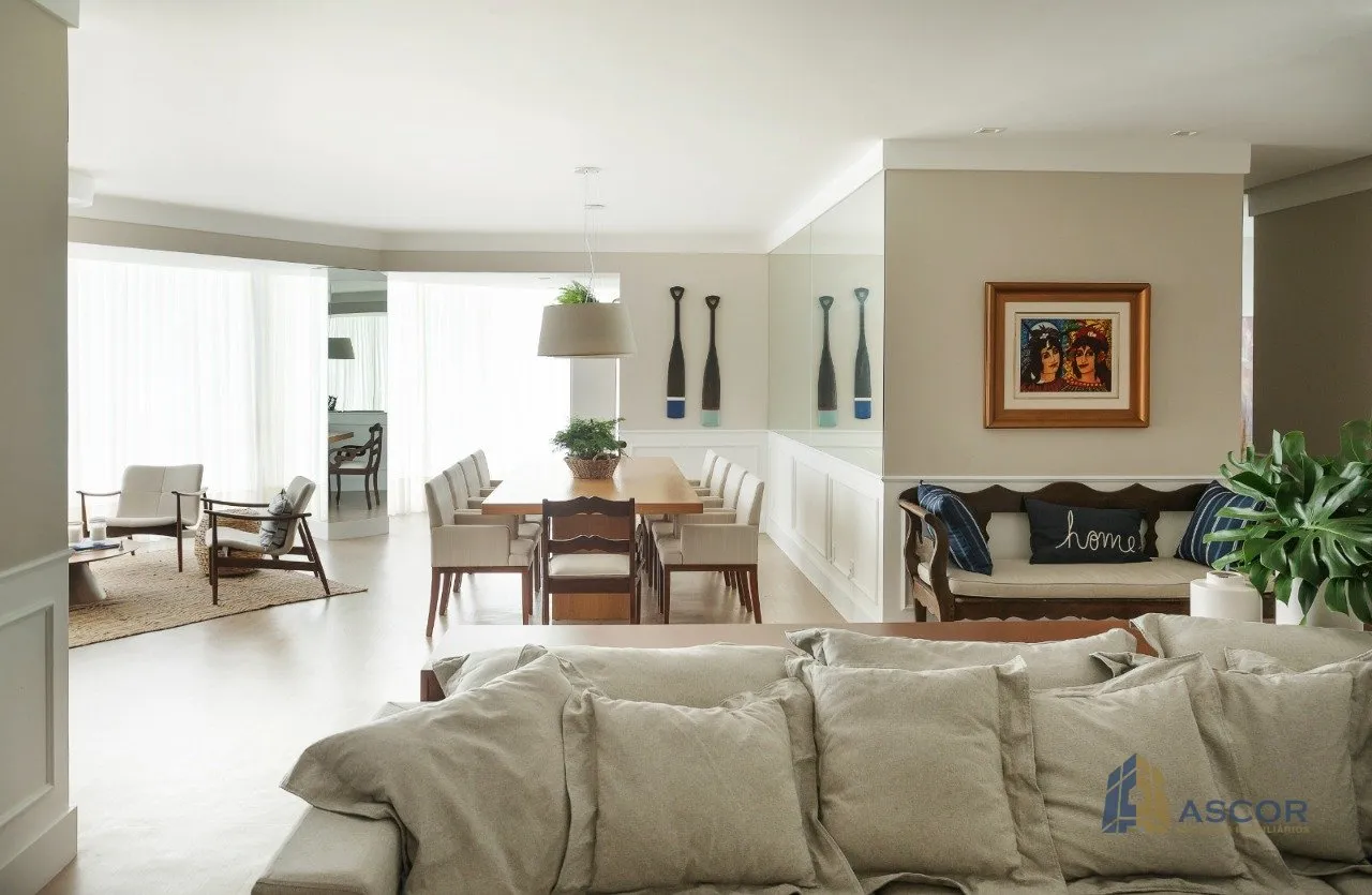 Furnished 4-bedroom apartment with 515 m²