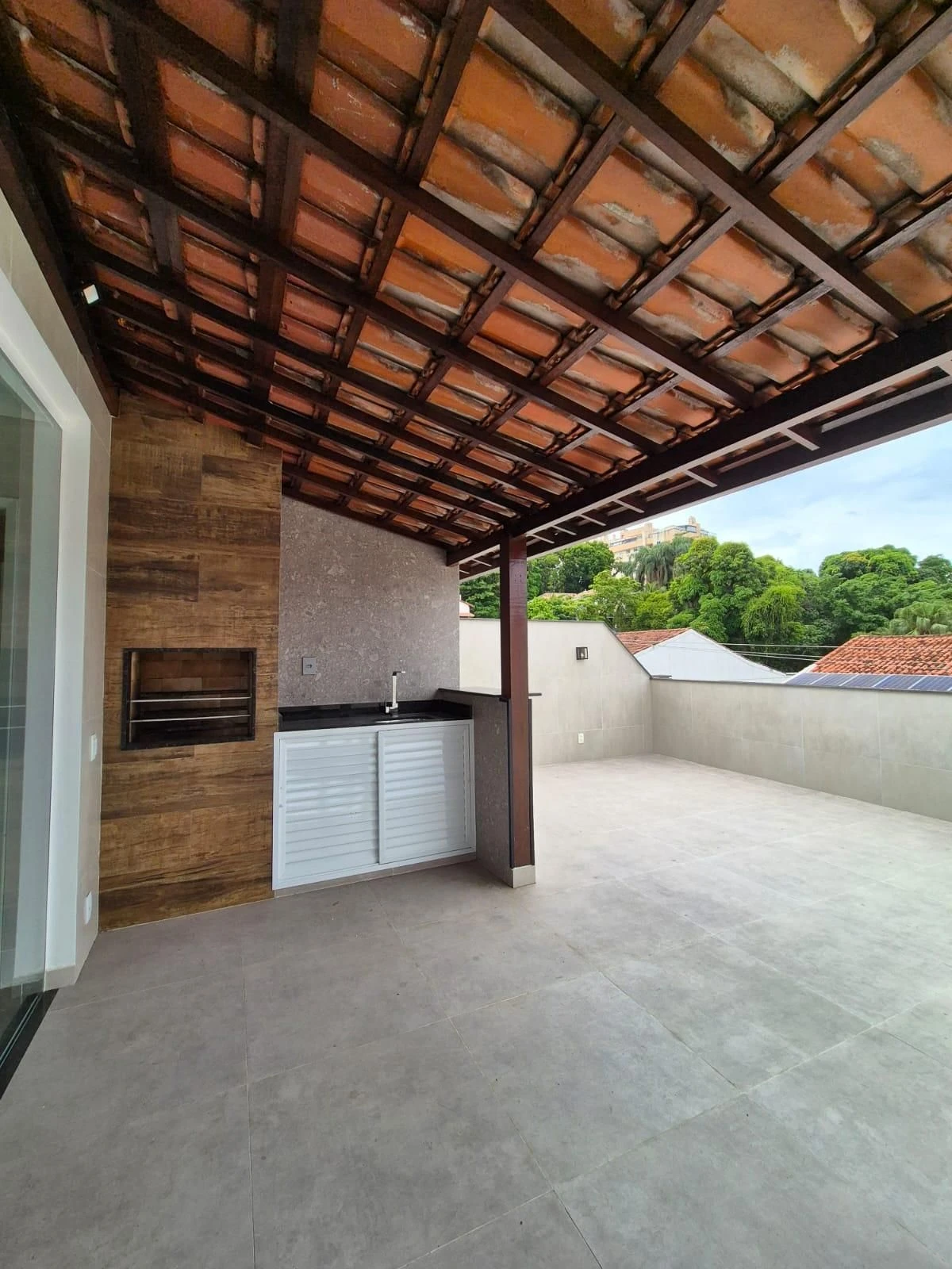 Unfurnished house with 5 bedrooms and integrated kitchen — photo 20