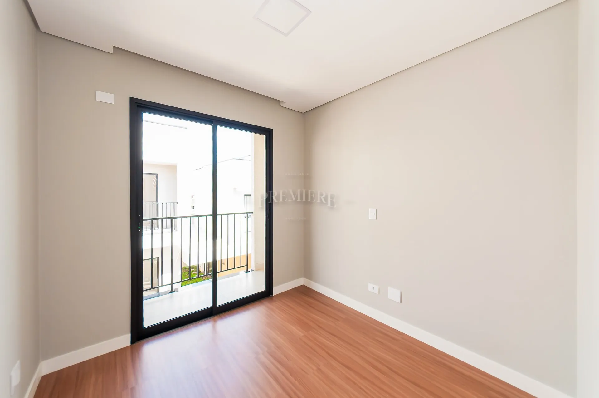 House, 97 m², with a glass-enclosed balcony — photo 23