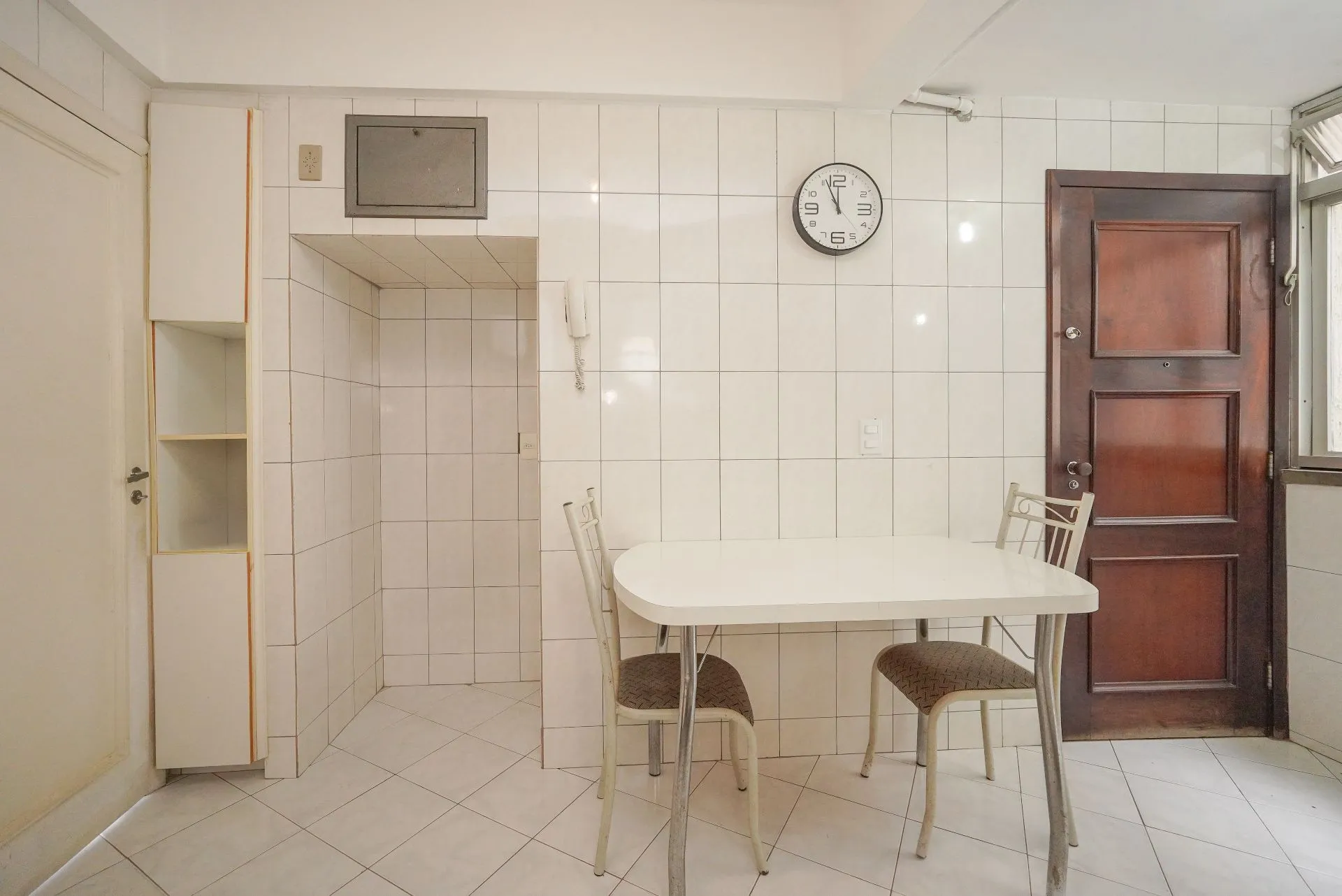 Home office in a 3-bedroom apartment, 140 m² — photo 9