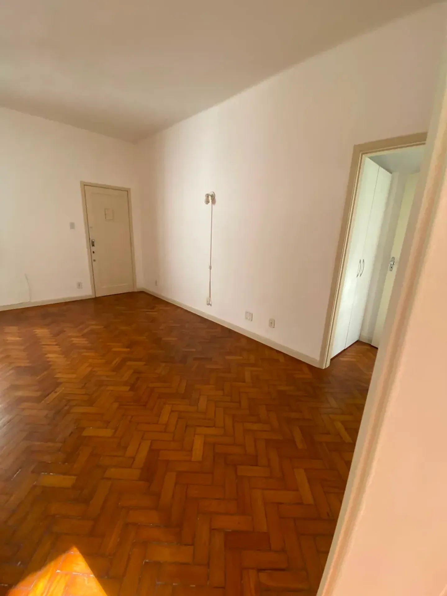 3-bedroom apartment with balcony, 137 m² — photo 3