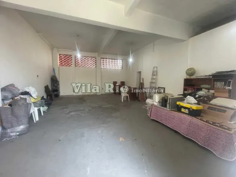 Apartamento sem mobília com 3 quartos e banheiro com box de vidro — photo 22