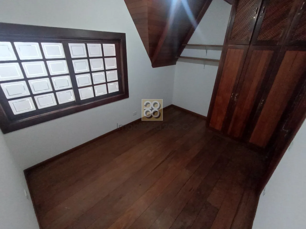 Casa, 187 m², com banheira — photo 17