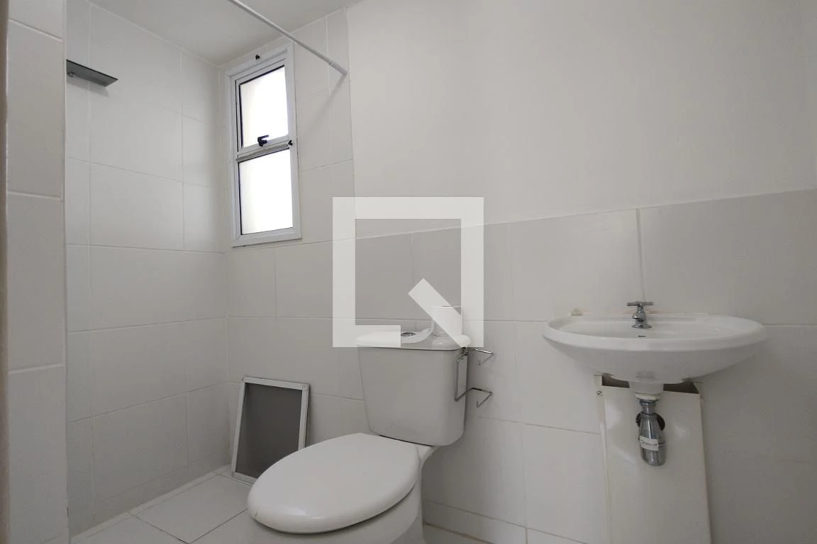 Apartamento sem mobília com 3 quartos e cozinha integrada