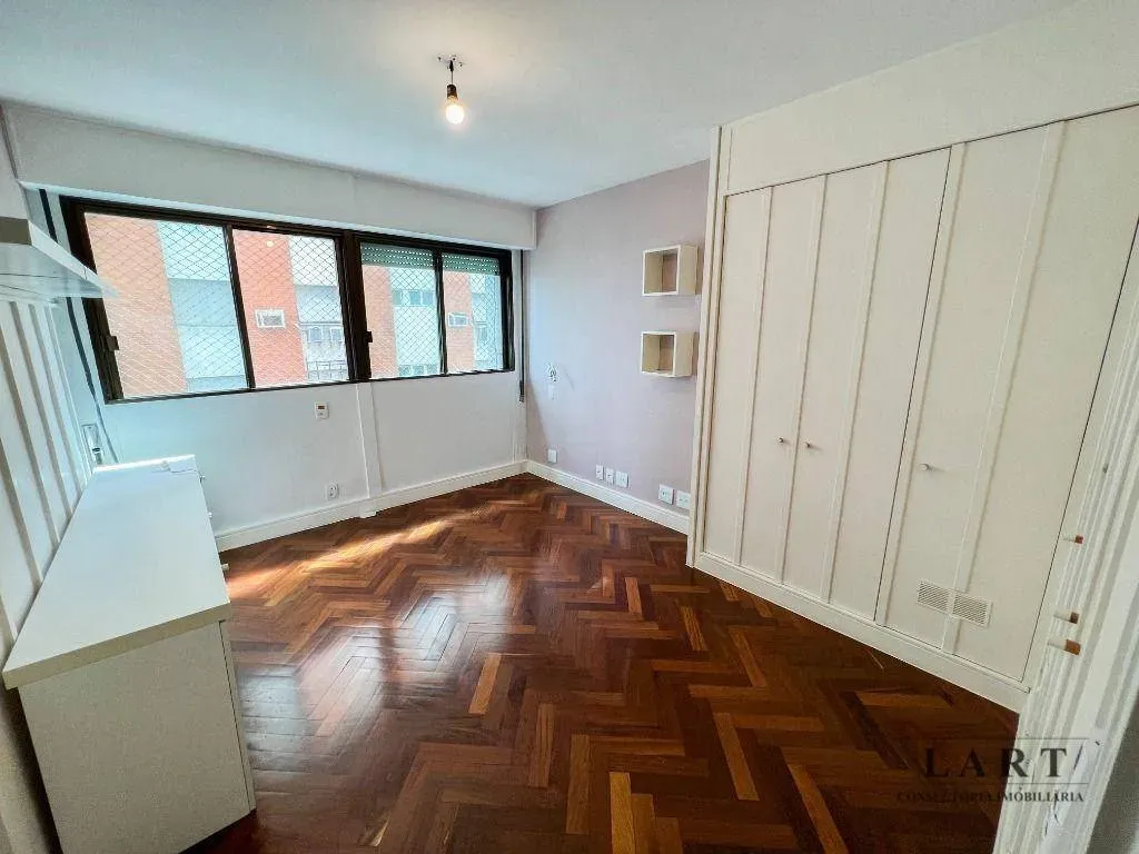 Apartamento com 3 dormitórios e 264 m² com 3 vagas — photo 22