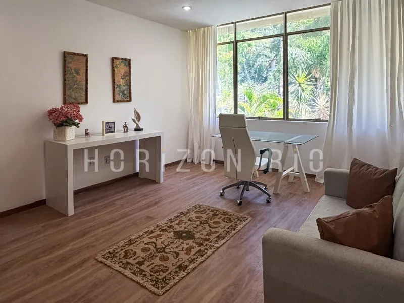 Furnished house, 800 m², with a bathtub — photo 53