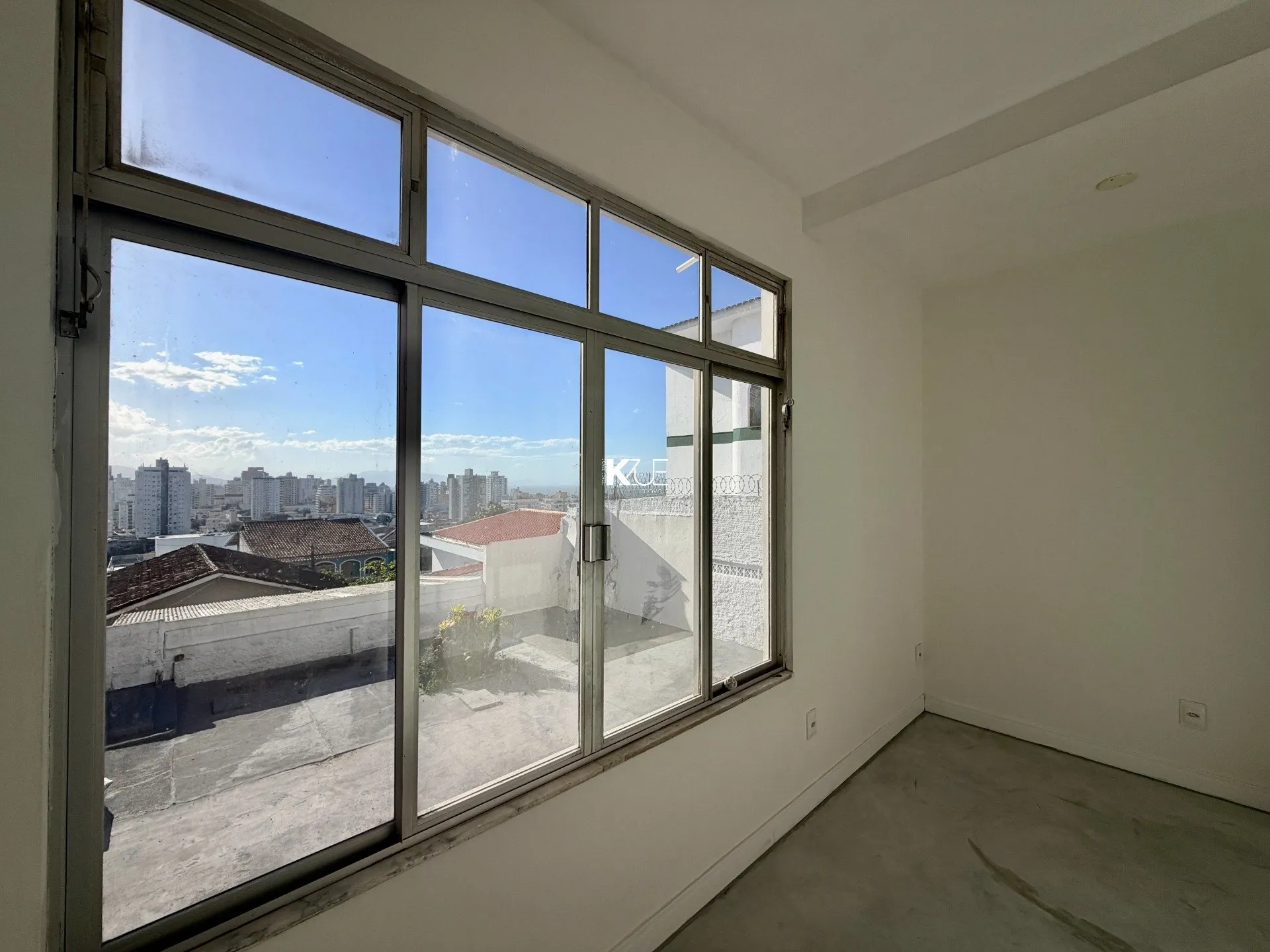 3-bedroom house with a suite, 324 m² total area — photo 14