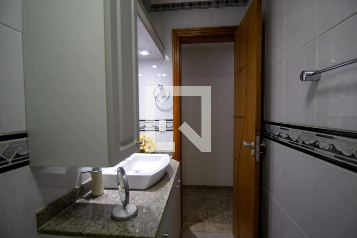 Apartamento mobiliado com 4 quartos e jacuzzi no prédio — photo 41