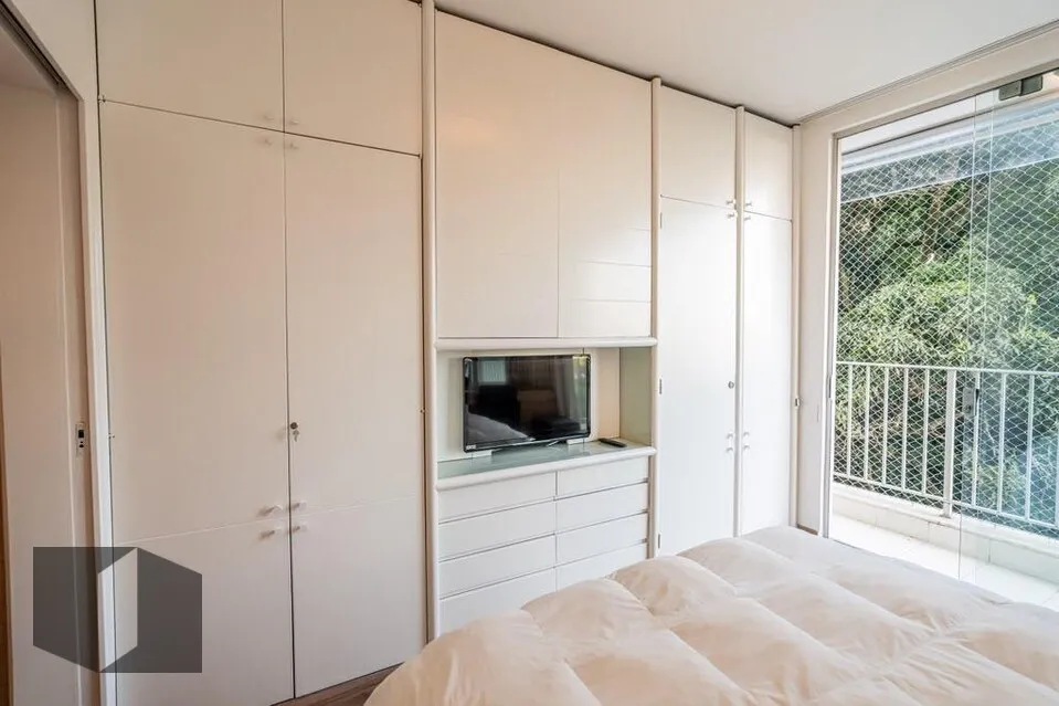Apartamento com 4 quartos e cozinha fechada a gás — photo 24