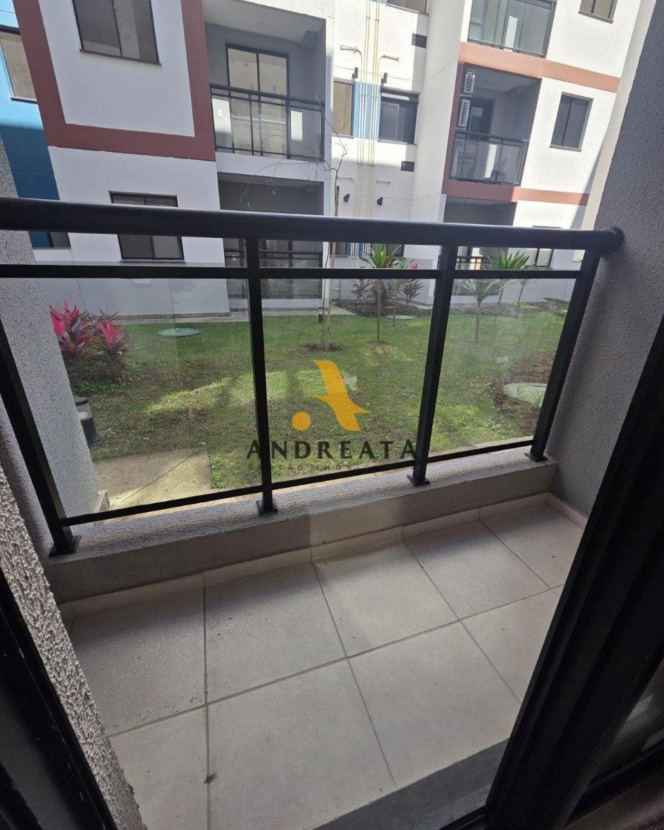 2-bedroom apartment in a building with a gym — photo 9