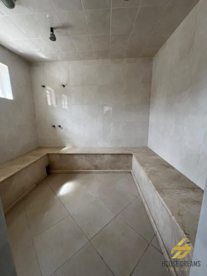 344 m² apartment with floor-to-ceiling windows and a bathtub — photo 30