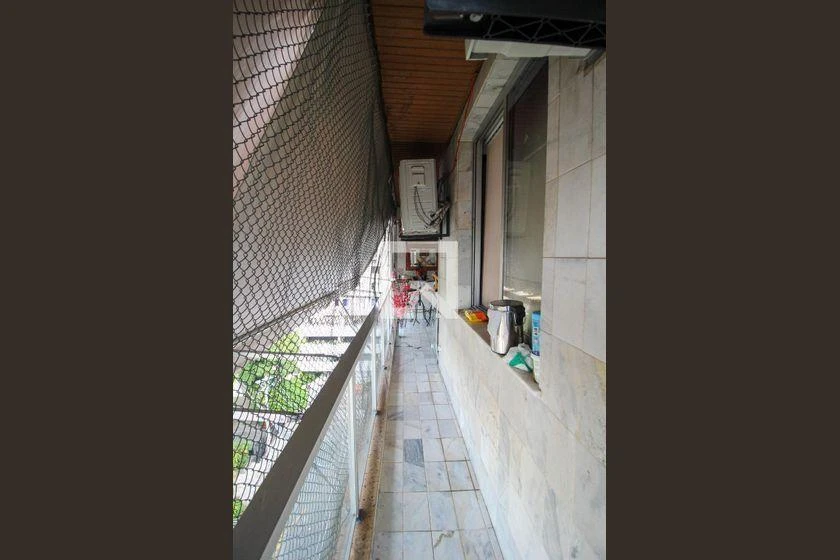 Rental apartment with 3 bedrooms and a glass balcony — photo 25