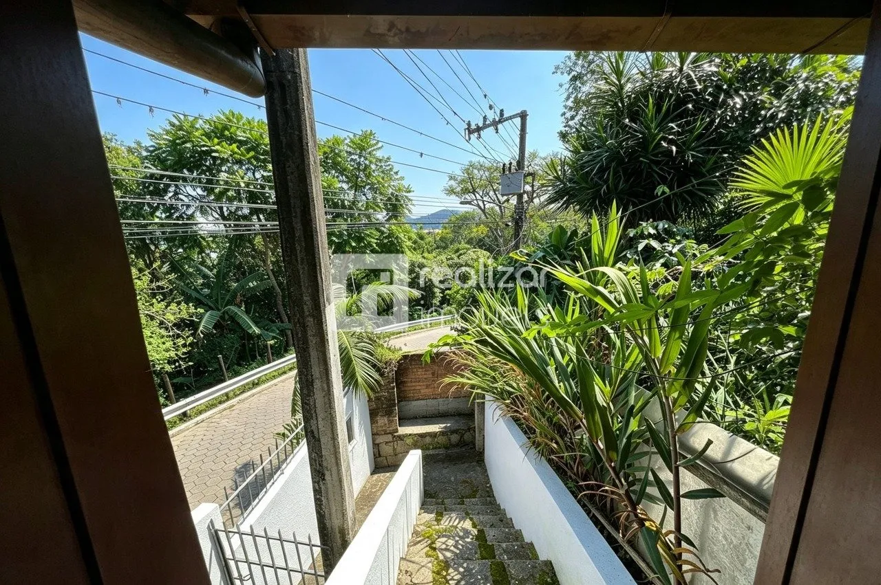 3-bedroom house with a grill on the balcony — photo 20