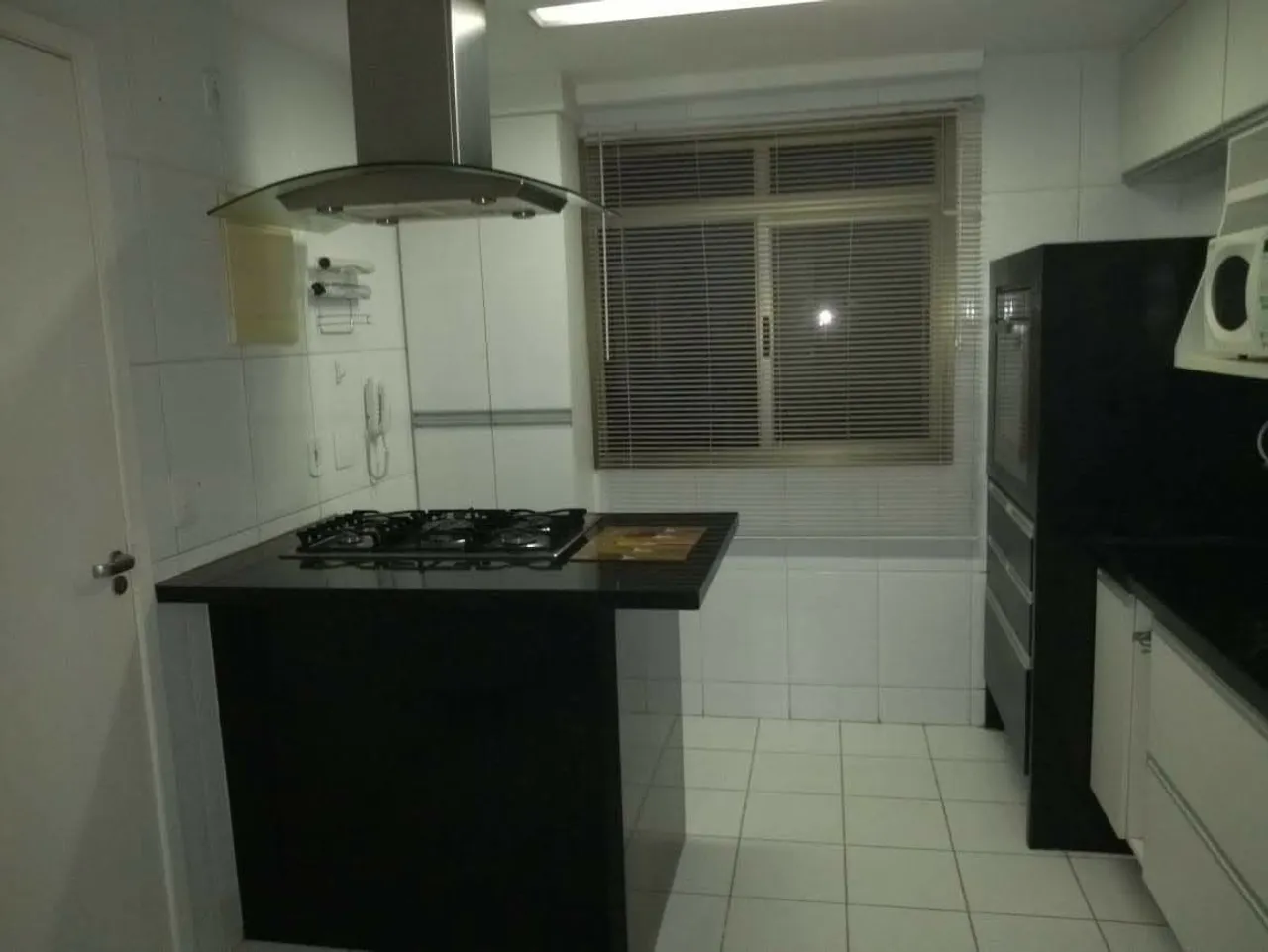 Unfurnished 3-bedroom apartment with gas kitchen — photo 2