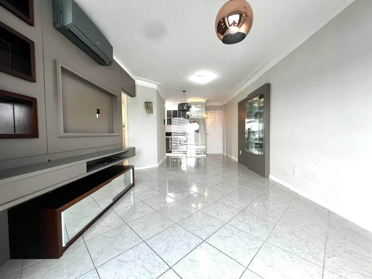 Furnished apartment, 125 m², with a glass-enclosed balcony — photo 17