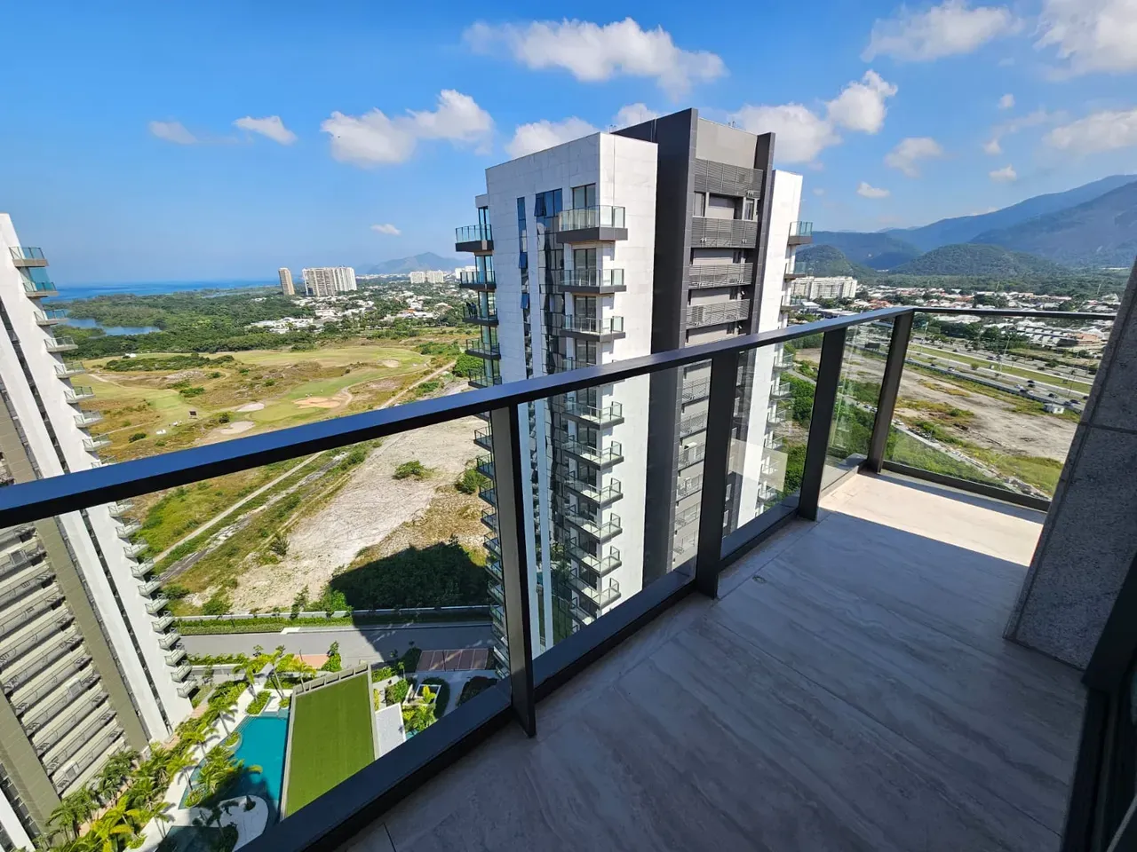 231 m² apartment with 3 bedrooms and 5 bathrooms — photo 10