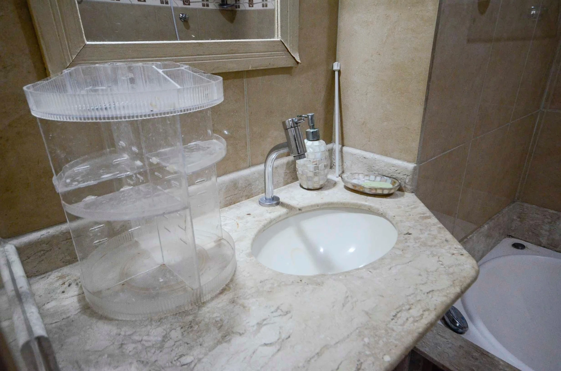 Furnished apartment, 65 m², with a jacuzzi — photo 16