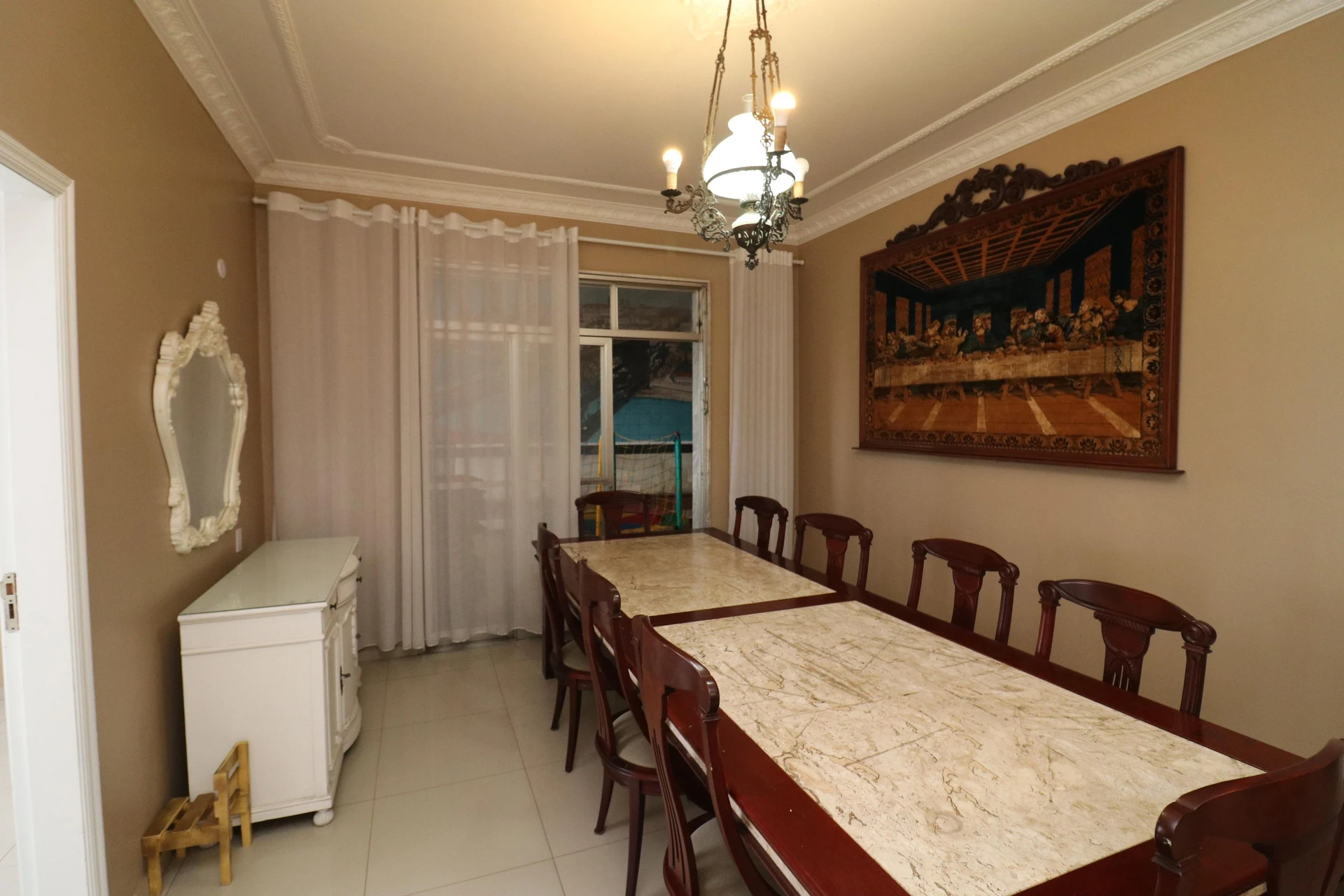 10-bedroom house with a bathtub in Rio de Janeiro — photo 73