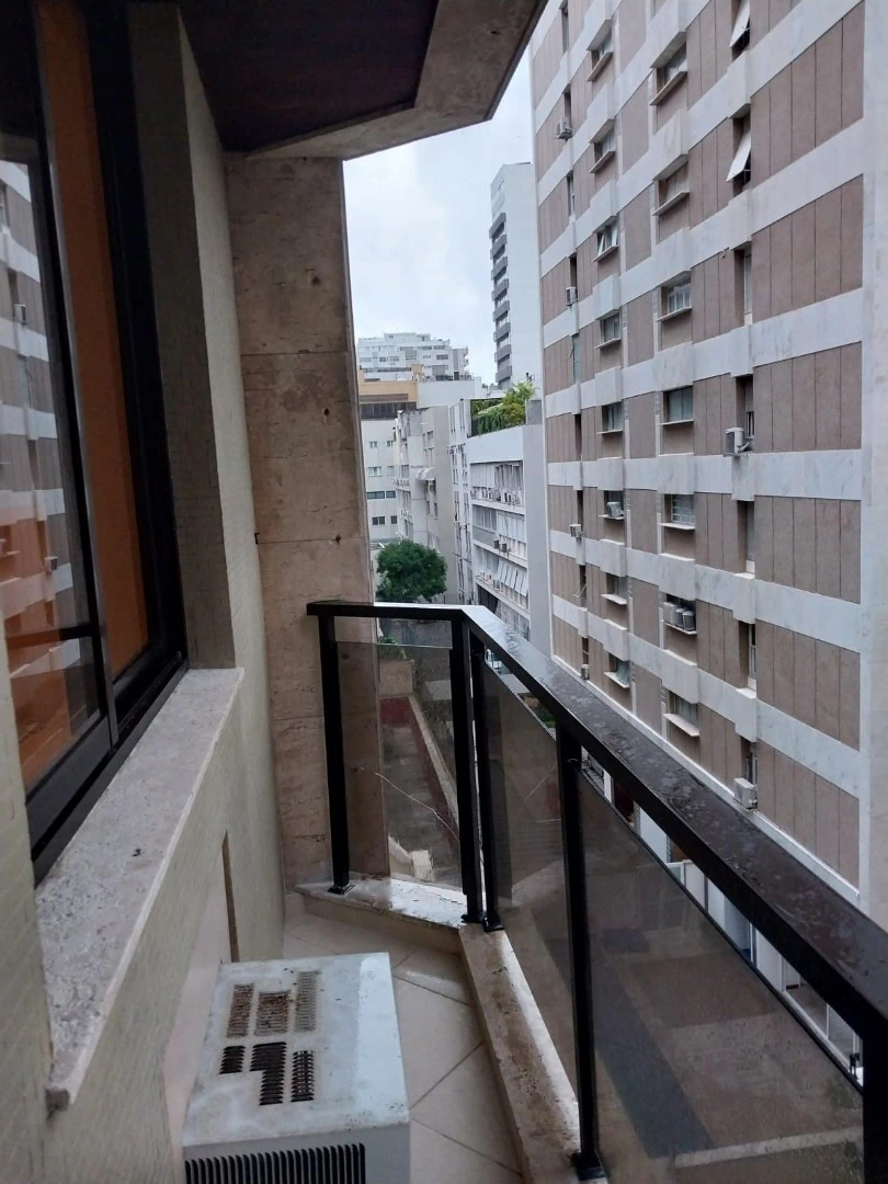 Furnished 3-bedroom apartment with balcony — photo 16