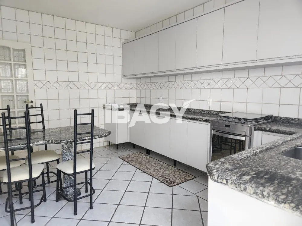 Rental house with 4 bedrooms and 2 en-suites — photo 11