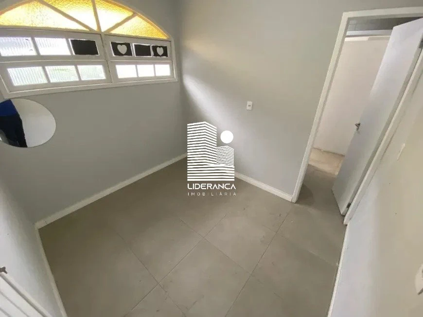4-bedroom house with private garden and BBQ area — photo 24