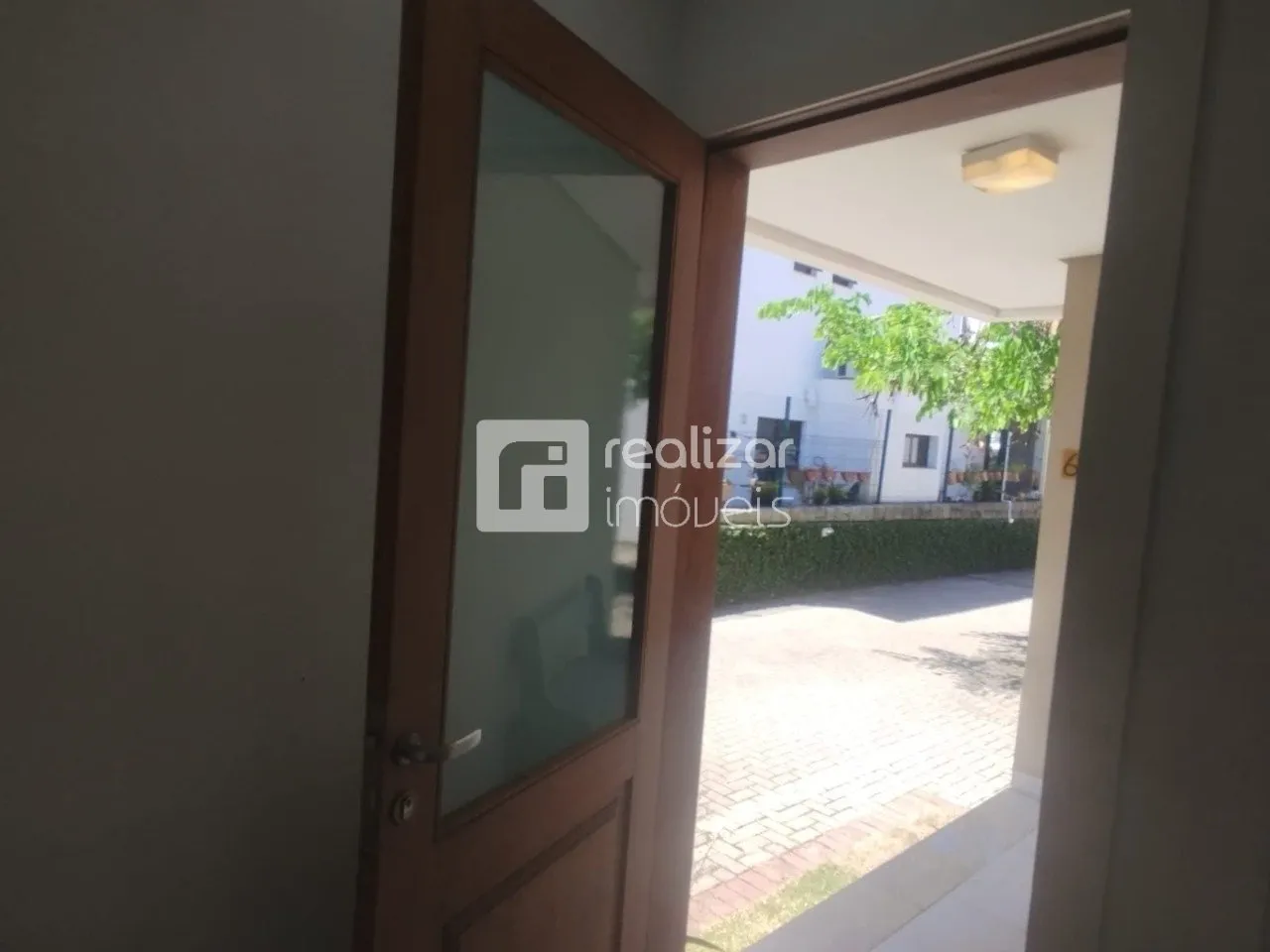 Furnished house with 4 bedrooms and 190 m² plus a garden — photo 47