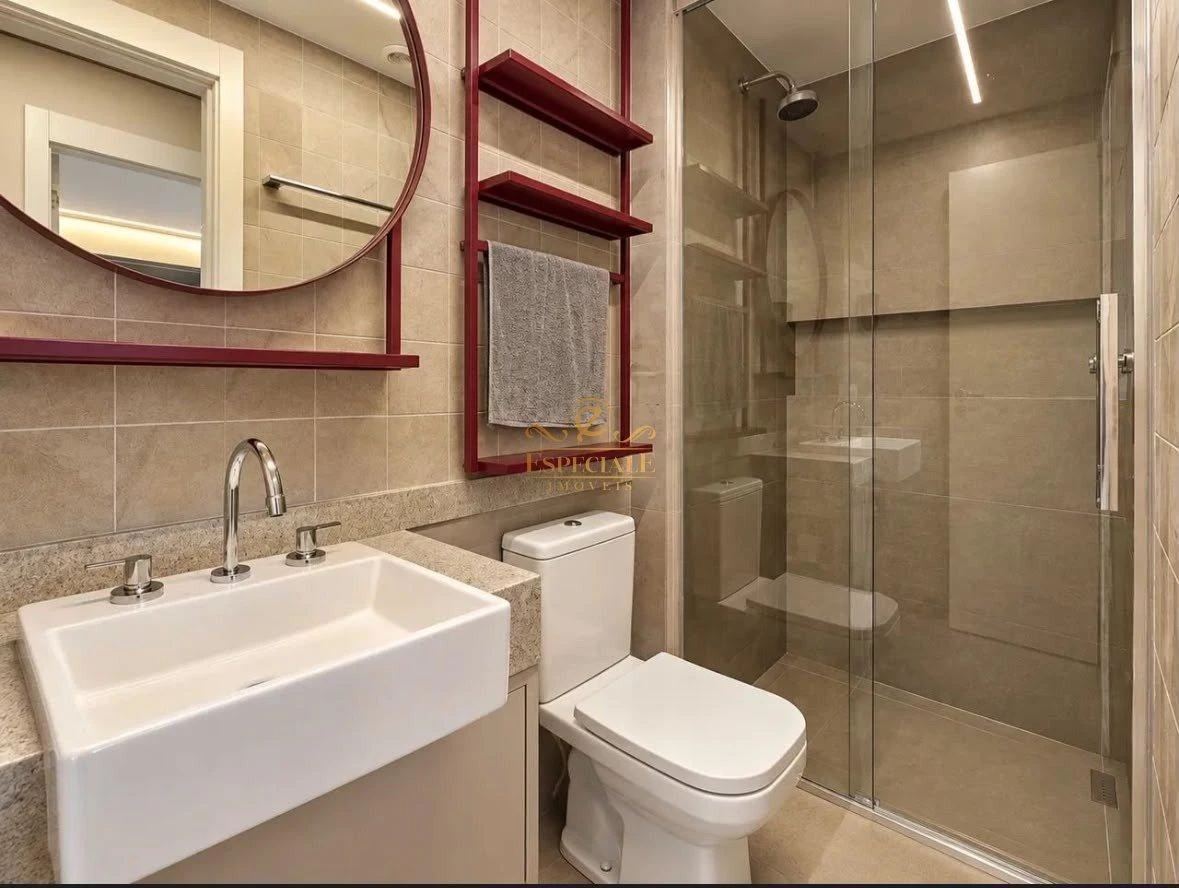 3-bedroom apartment in a building with a pool — photo 6