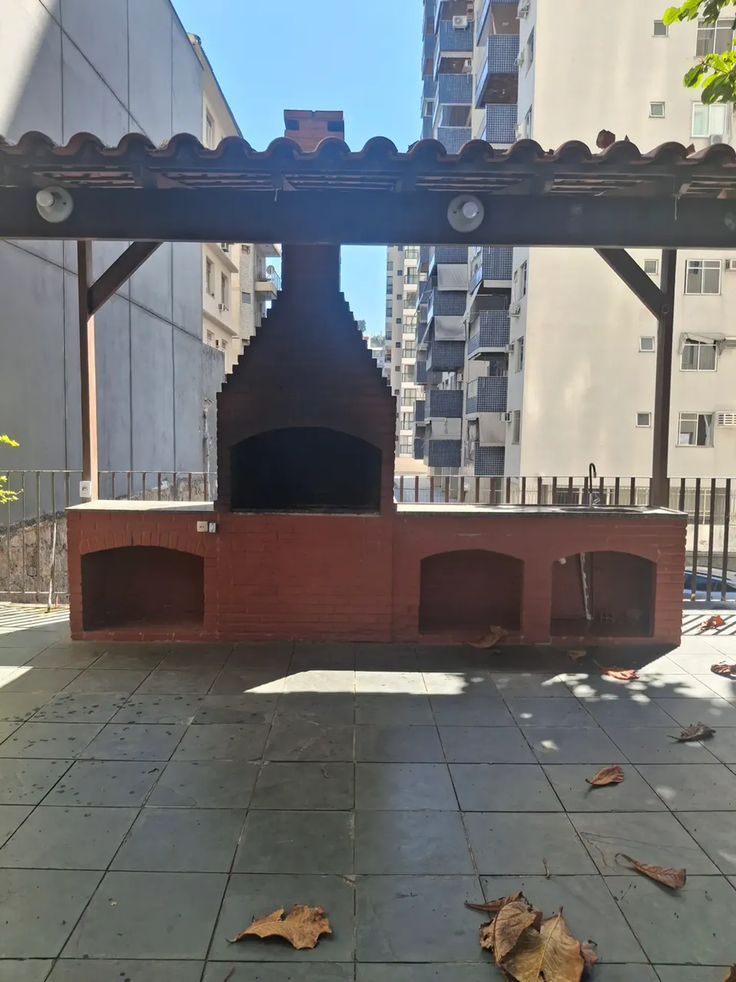 Rental apartment with 3 bedrooms and 3 bathrooms — photo 40