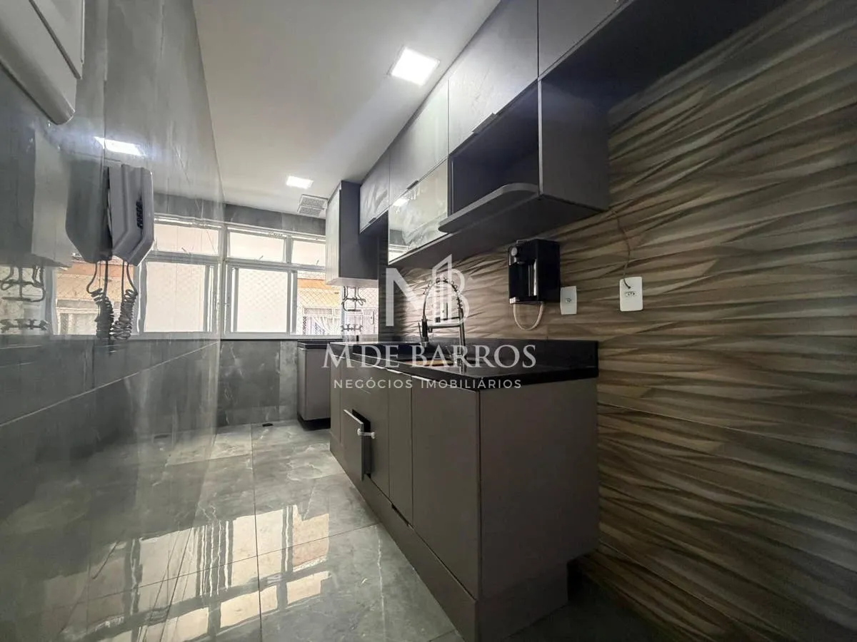 Floor-to-ceiling windows in a 2-bedroom apartment, 54 m² — photo 2