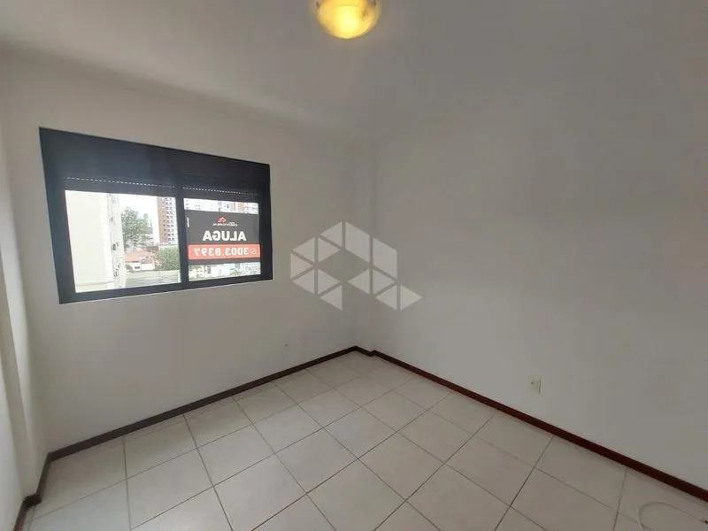 Apartamento de 3 quartos em condomínio com piscina — photo 20
