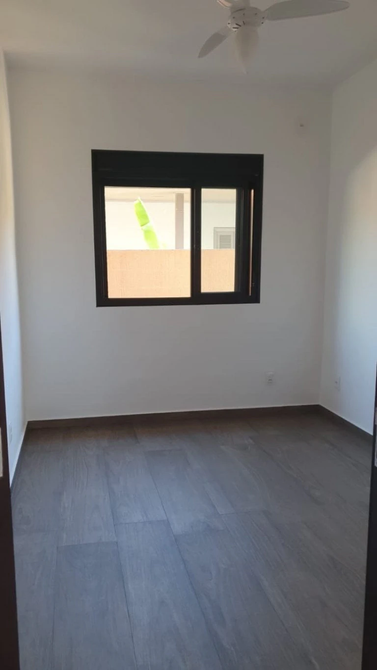 Wood or laminate floors in a 3-bedroom house, 84 m² — photo 16