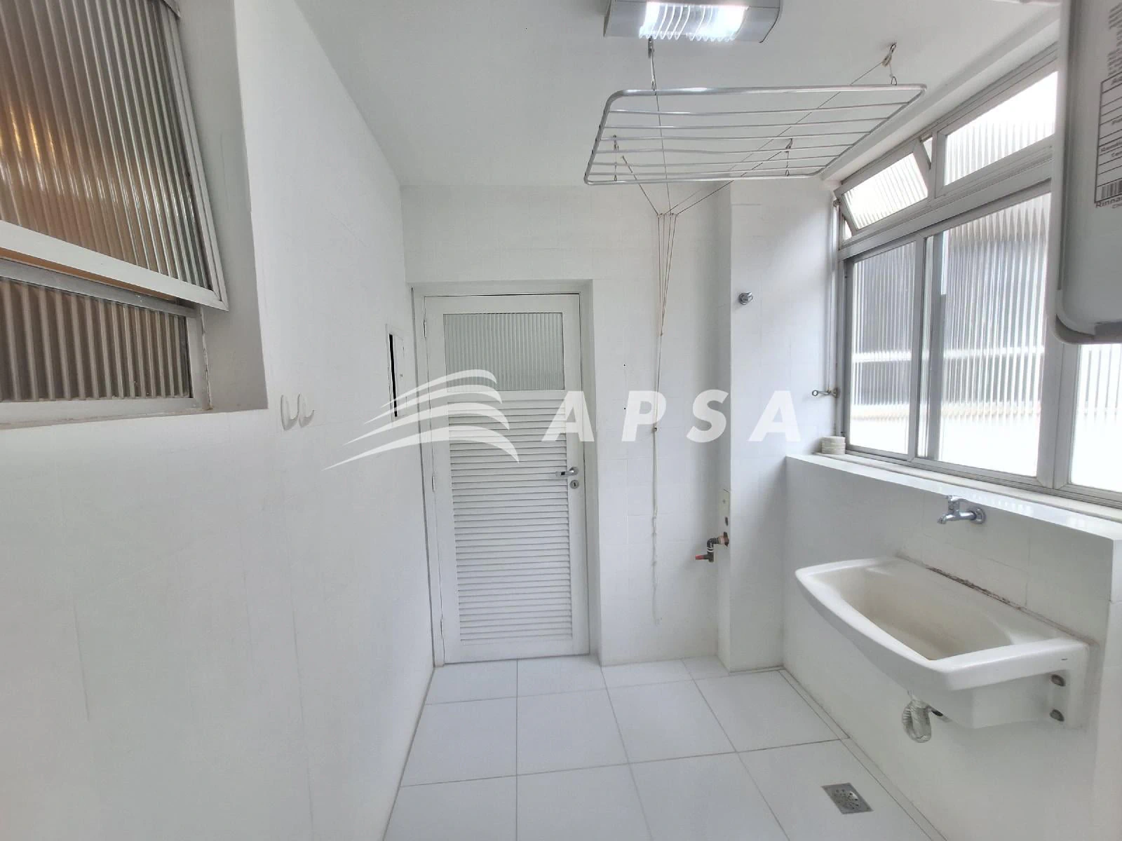 Квартира: 2 спальні, 1 з власною ванною кімнатою, 93 м² — photo 18