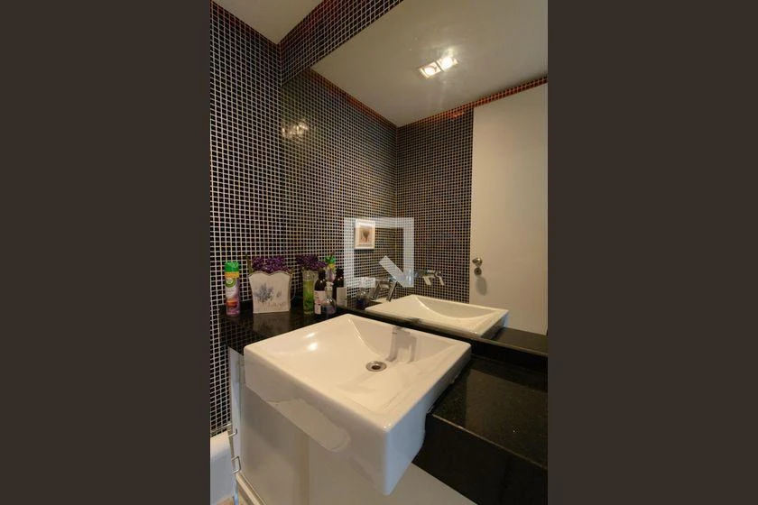 3-bedroom apartment with a home office — photo 42