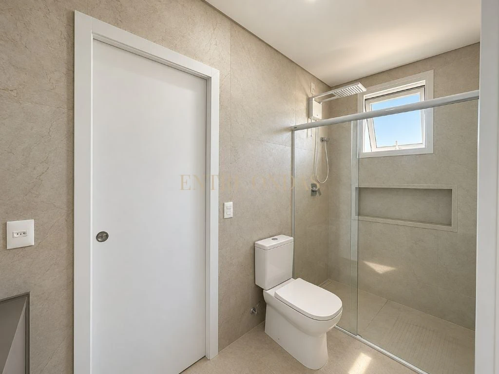 Собственный бассейн и 5 спален: дом 278 м² — photo 26