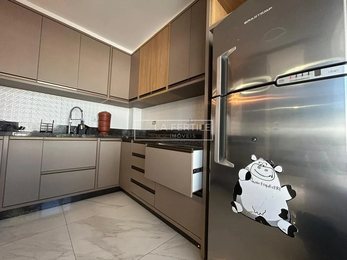 Casa de 3 dormitorios con balcón gourmet en Curitiba — photo 10