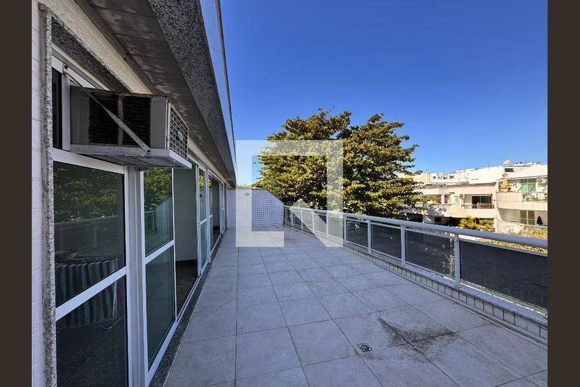 4 quartos e banheira: apartamento de 233 m² — photo 12