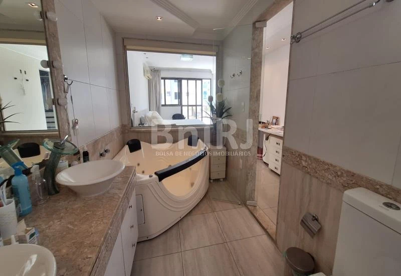 Furnished apartment 267 m² with 3 bedrooms and views — photo 37