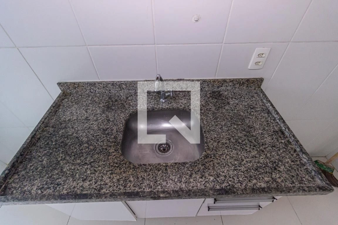 Furnished 2-bedroom apartment with 1 bath and parking — photo 12