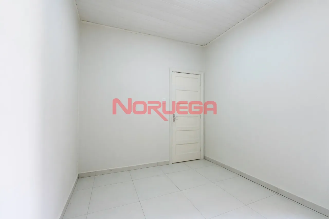 2-bedroom apartment with a glass-enclosed shower — photo 2