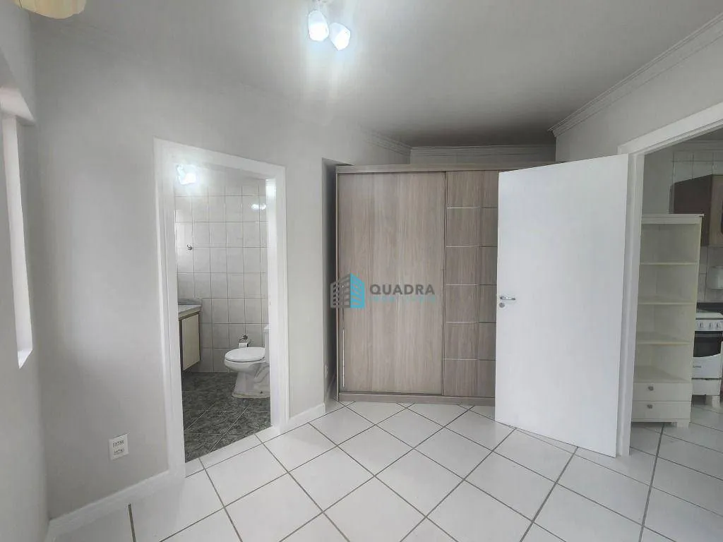 Apartamento mobiliado com varanda fechada e 1 quarto — photo 19